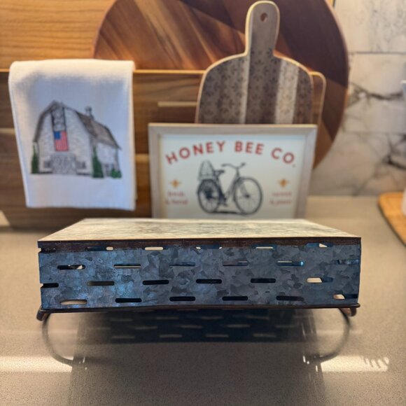 Large Galvanized Metal Tray – Farmhouse Style - Picture 7 of 10